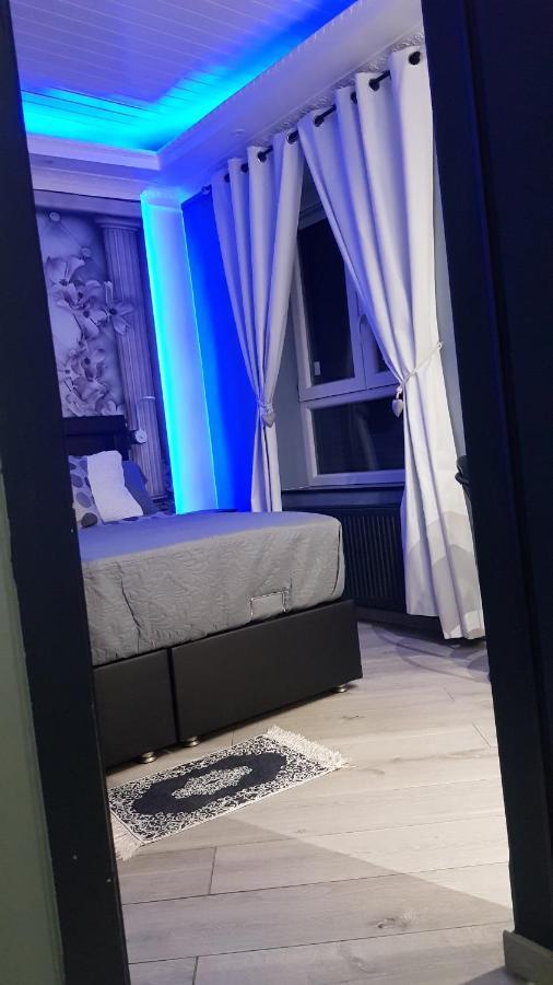 Ferienwohnung Le Petit Luxembourg Montignies-sur-Sambre Exterior foto