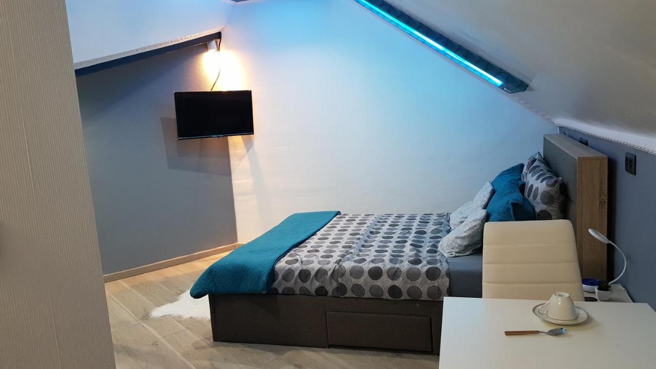 Ferienwohnung Le Petit Luxembourg Montignies-sur-Sambre Exterior foto